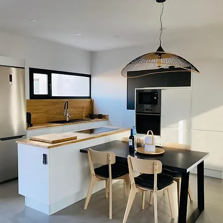 빌라 Tempo Stylish 3 Bedroom With Pool 라하레스